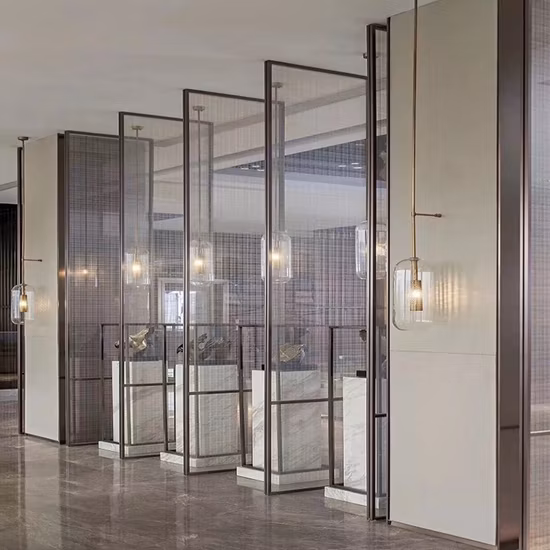 Moldura de acero inoxidable como protector para esquinas de pared